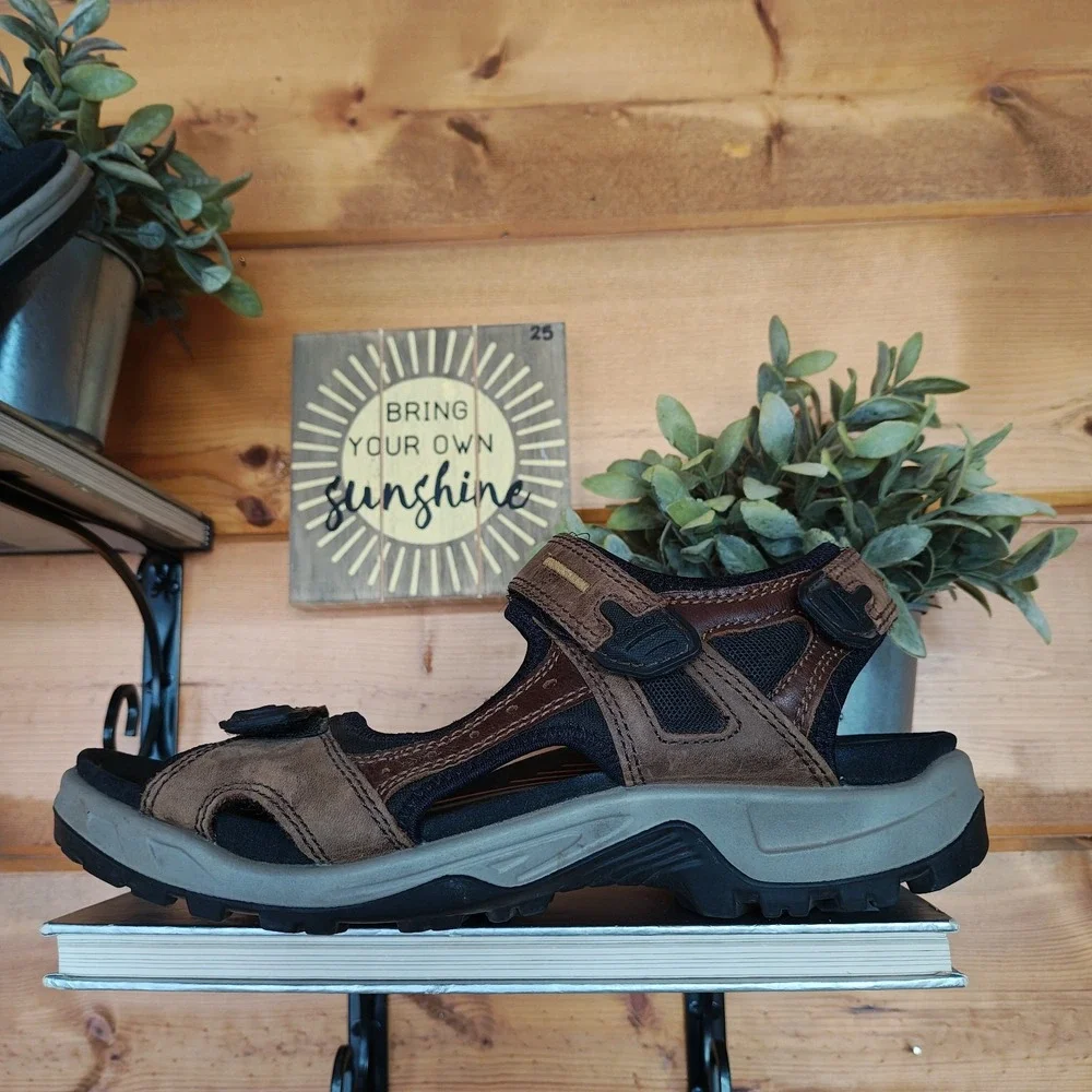 Ecco yucatan hiking